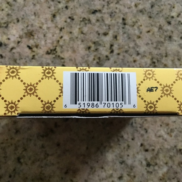 Too Faced Sun Bunny Natural Bronzer - Picture 7 of 7